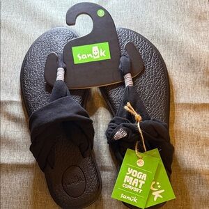Sanuk Black Yoga Mat Comfort Sandals